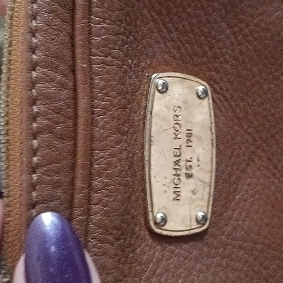 Michael Kors brown small crossbody chained bag❤️ - Picture 2 of 14